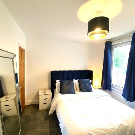 Medway Getaway - 3 Bed Home With Luxury Bathroom Chatham  Ngoại thất bức ảnh