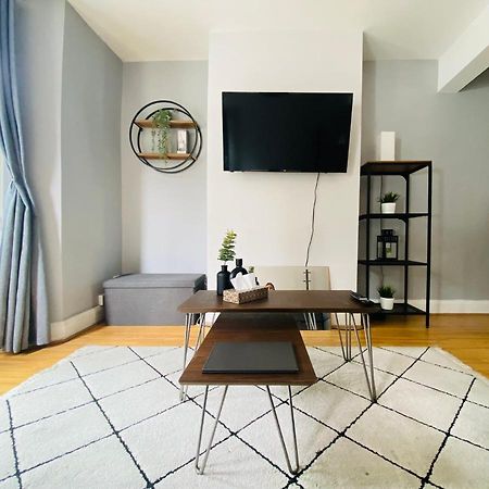 Medway Getaway - 3 Bed Home With Luxury Bathroom Chatham  Ngoại thất bức ảnh