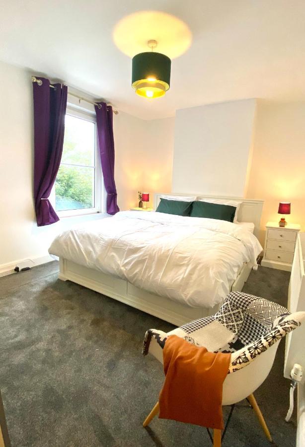 Medway Getaway - 3 Bed Home With Luxury Bathroom Chatham  Ngoại thất bức ảnh