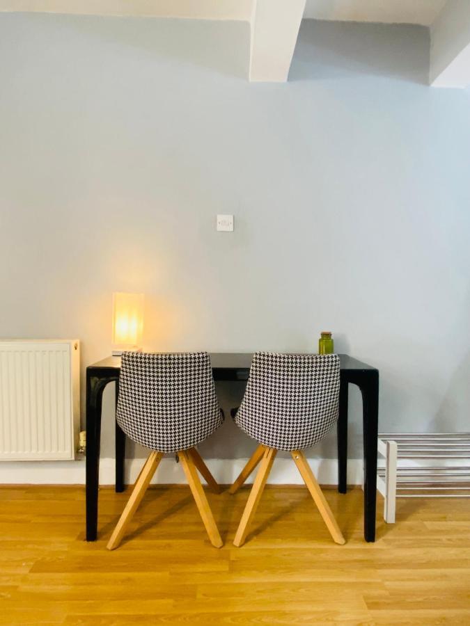 Medway Getaway - 3 Bed Home With Luxury Bathroom Chatham  Ngoại thất bức ảnh