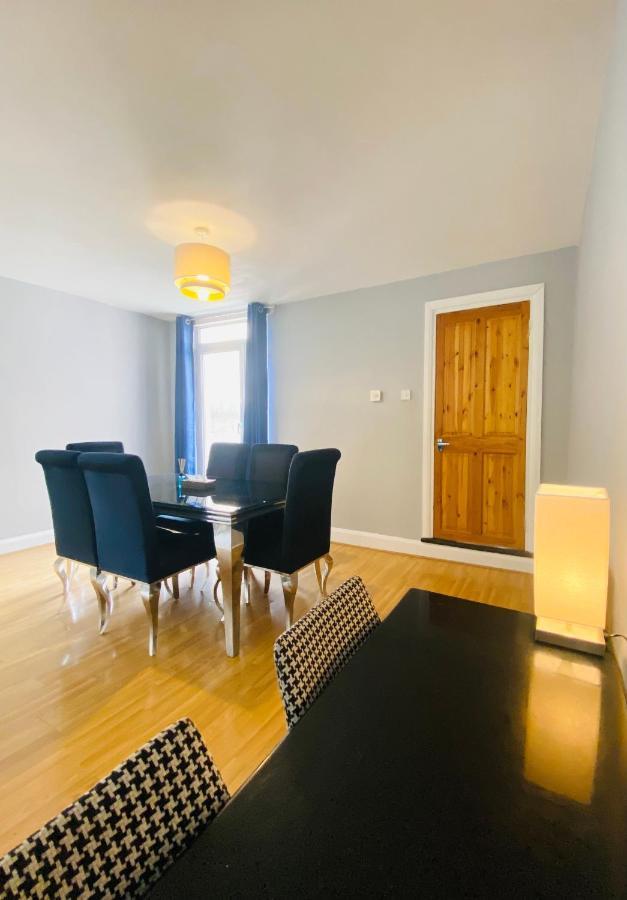 Medway Getaway - 3 Bed Home With Luxury Bathroom Chatham  Ngoại thất bức ảnh