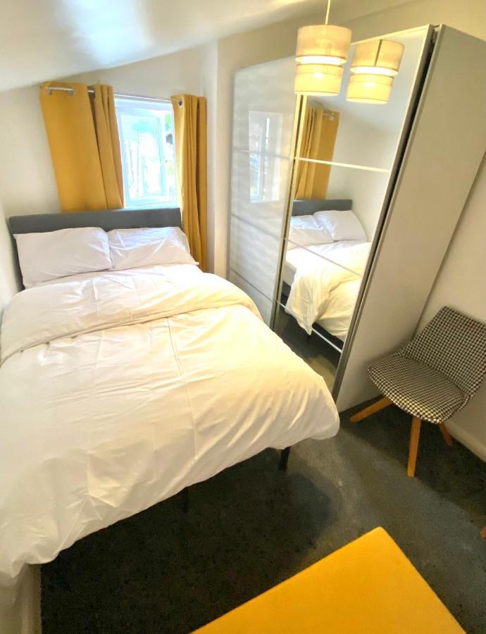 Medway Getaway - 3 Bed Home With Luxury Bathroom Chatham  Ngoại thất bức ảnh