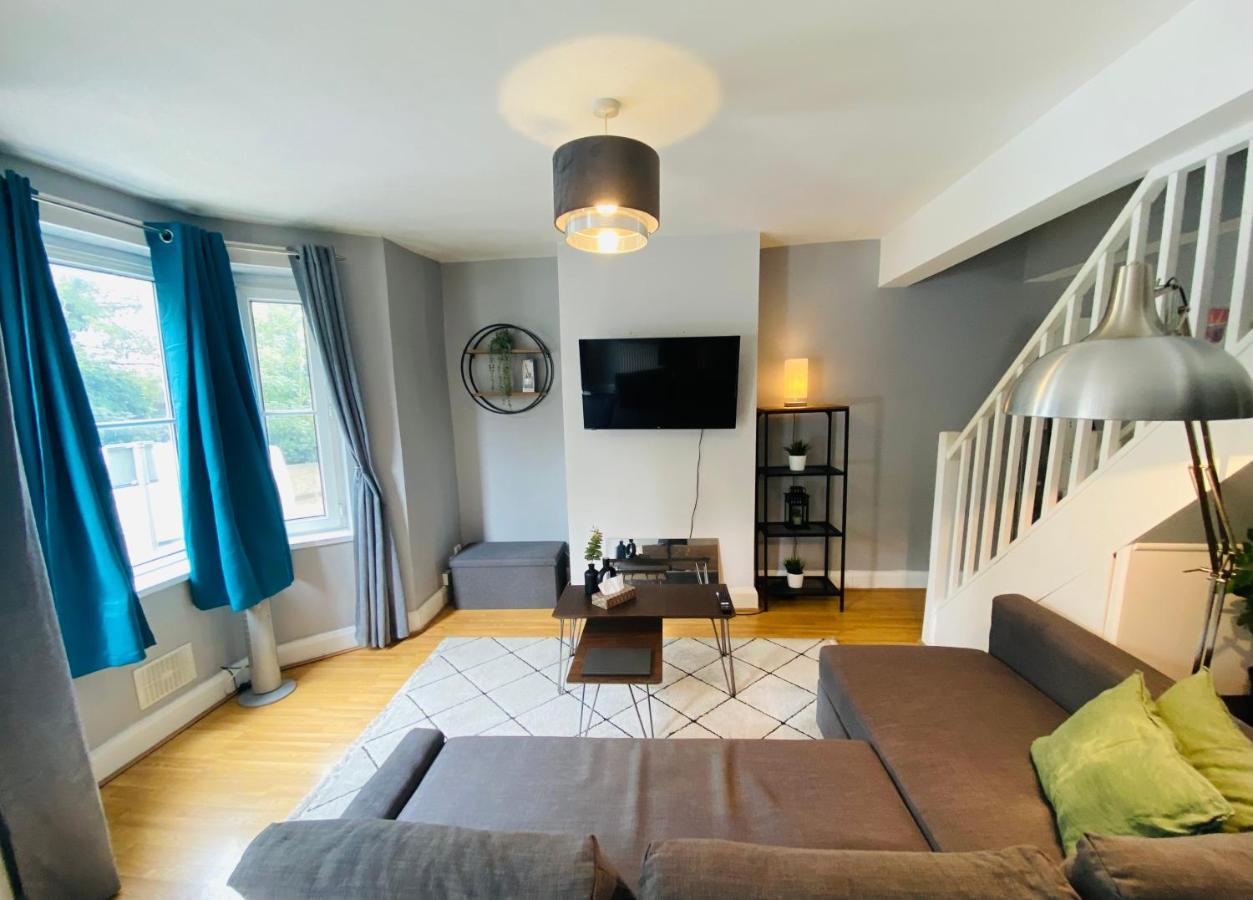 Medway Getaway - 3 Bed Home With Luxury Bathroom Chatham  Ngoại thất bức ảnh