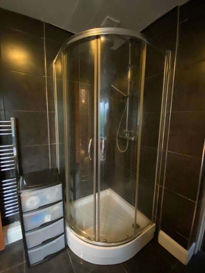 Medway Getaway - 3 Bed Home With Luxury Bathroom Chatham  Ngoại thất bức ảnh