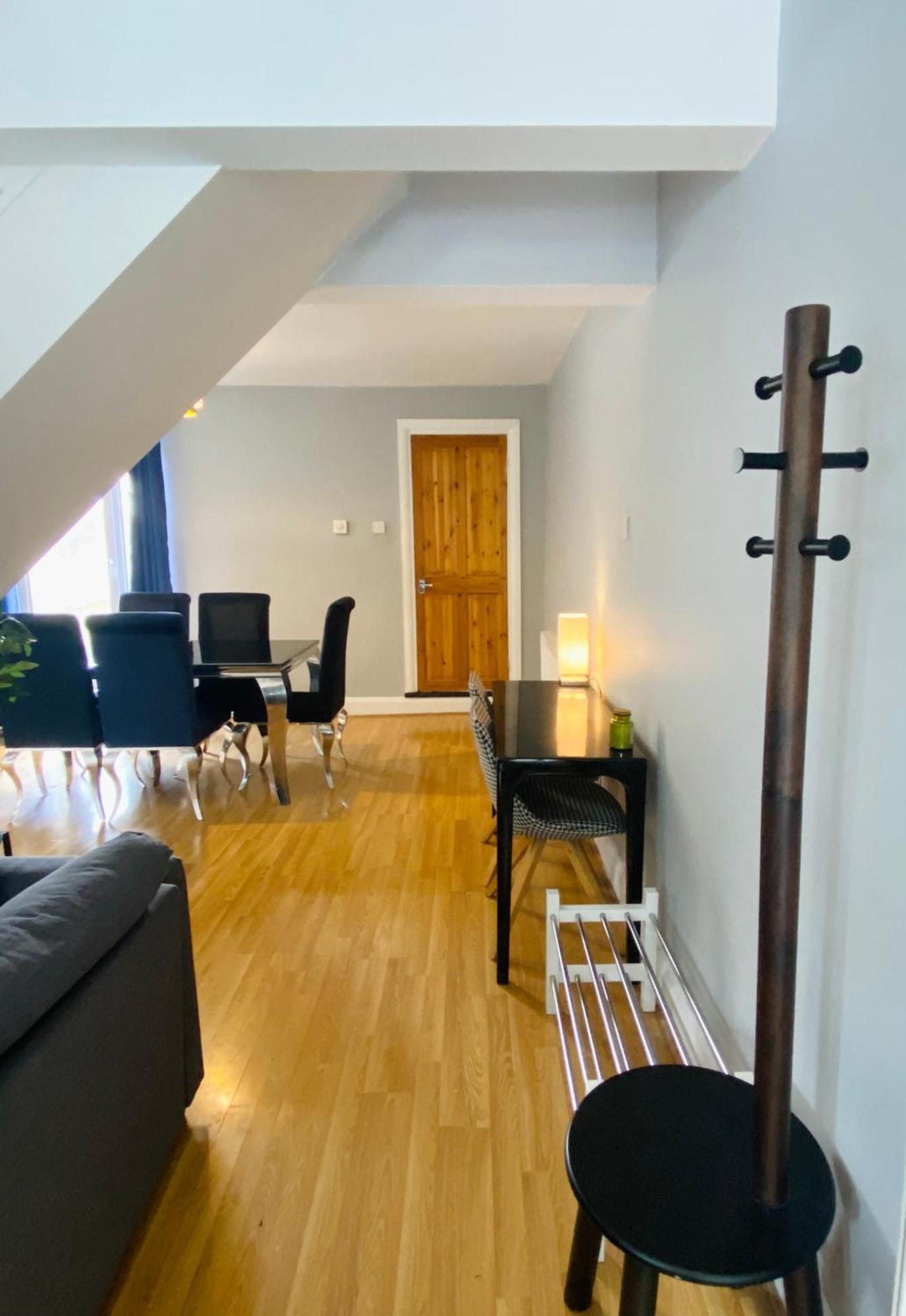 Medway Getaway - 3 Bed Home With Luxury Bathroom Chatham  Ngoại thất bức ảnh